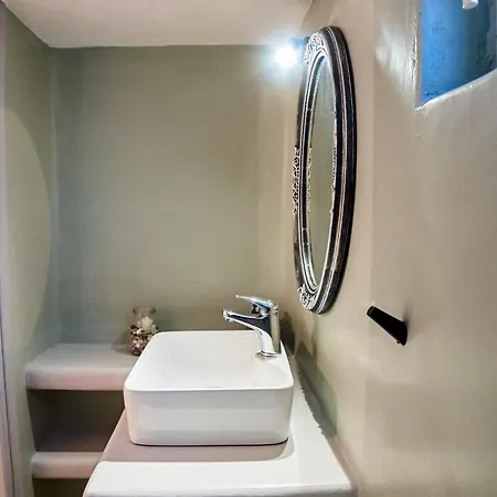 Thermia Kaga Kythnosuites Apartamento Mérichas